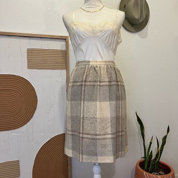 Vintage 90s Jones New York Cream Neutral Wool Plaid Print Wrap Mini Skirt - Picture 1 of 14